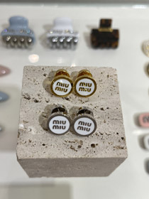 MIUMIU biały emajl list metalowe kolczyki okrągłe przycisk-3892  